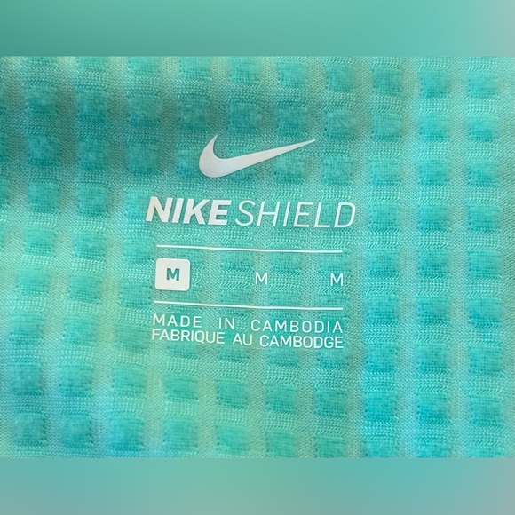 NWOT Nike Shield Running Jacket - Picture 3 of 8